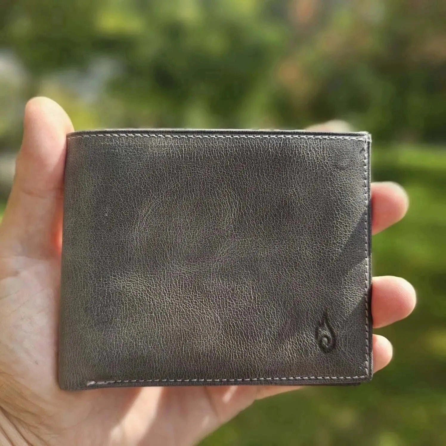 Mens Leather Bifold Wallet | Companion Basalt - Ignis Craft