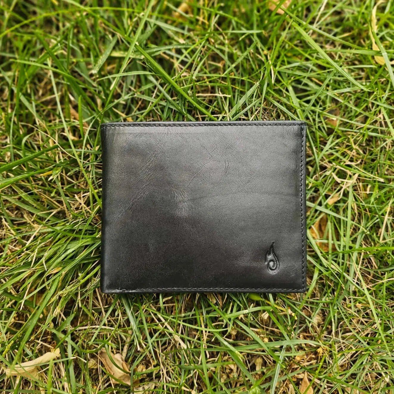 Mens Leather Bifold Wallet | Companion Obsidian - Ignis Craft