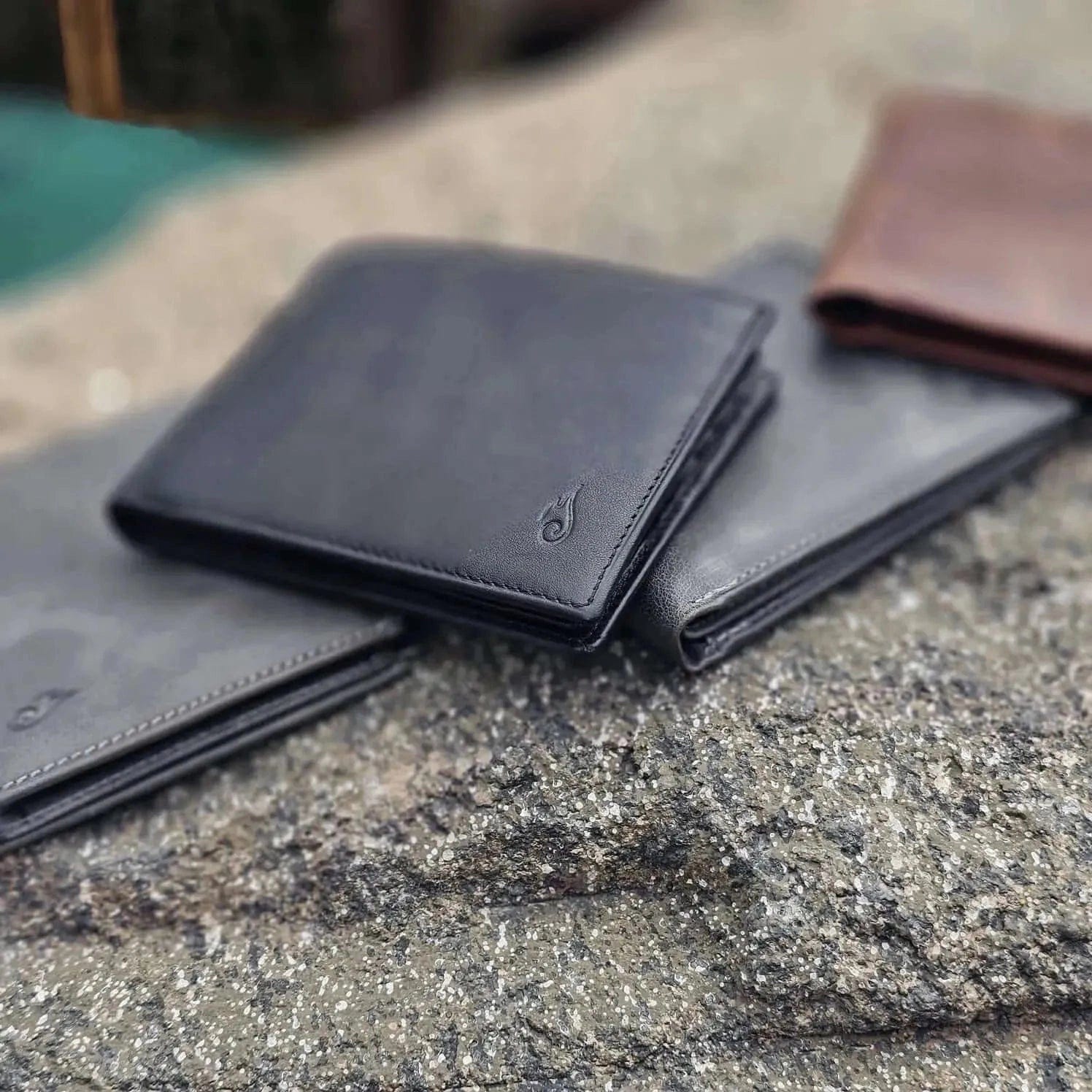 Mens Leather Bifold Wallet | Dual Flip Onyx - Ignis Craft